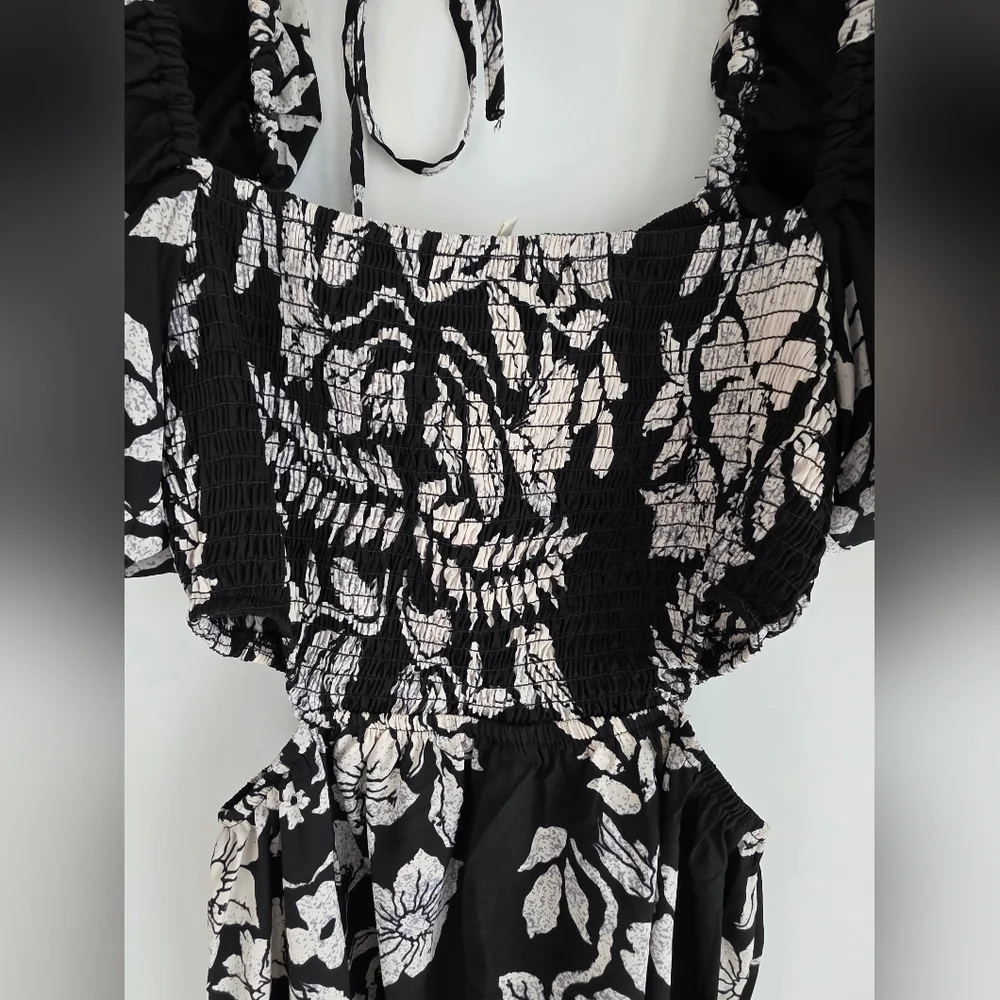 Blush Floral Maxi Dress Puff  Sleeves Smocked Bodice Black White Size Medium